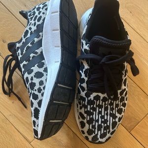 Adidas Swift Run Leopard 7.5
